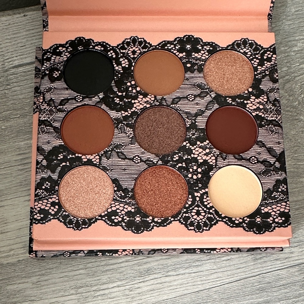 NWOT Beauty Creations Eyeshadow Palette with Black, Brown, and Cream Shades